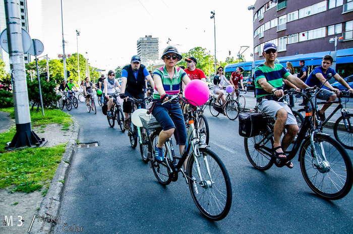 Bicikli u grupi na ulicama Zagreba