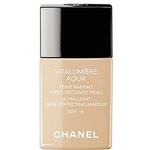 Chanel Vitalumière Aqua make-up ultra light za sjajni izgled lica nijansa 10 Beige SPF 15 30 ml