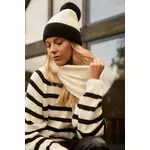 Marisse Black And White Pompom Hat crna, bijela