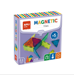 Magnetna igra Apli 3D figurice +5 19419; Brand: APLI; Model: ; PartNo: 8410782194194; _71898 Magnetna igra za djecu koja uče aplicirati i graditi prozirnim komadima različitih boja i oblika. Igra sadrži 18 magnetskih figura i 18 listova s...