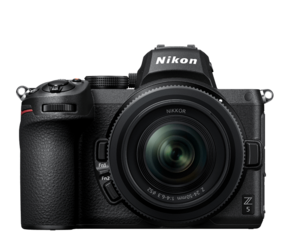 Nikon Z5 + 24-200MM Kit