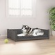Krevet za pse sivi 105,5x75,5x28 cm od masivne borovine