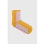 Čarape Vans za žene, boja: žuta - zlatna. Visoke čarape iz kolekcije Vans. Model izrađen od elastičnog, s uzorkom materijala.