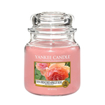 Yankee Candle Svježe ruže klasična srednja mirisna svijeća