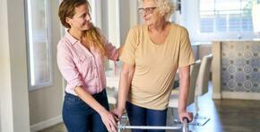 Osposobljavanje za GERONTODOMAĆICU - naučite sve o brizi za starije uz upis u...
