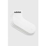 Čarape adidas 3-pack boja: bijela - bijela. Visoke čarape iz kolekcije adidas. Model izrađen od elastičnog, debelog materijala. U setu tri para. Izuzetno mekani materijal.