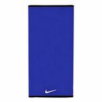 Ručnik Nike boja: plava - plava. Ručnik iz kolekcije Nike. Model izrađen od glatkog materijala.