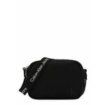 Torba Calvin Klein Jeans boja: crna - crna. Mala torba iz kolekcije Calvin Klein Jeans. Model na kopčanje, izrađen od tekstilnog materijala. Lagan i udoban model idealan za svakodnevno nošenje.