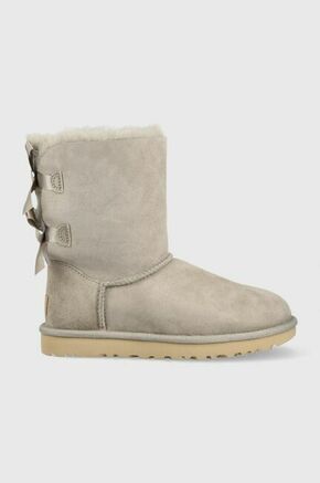 Cipele za snijeg od brušene kože UGG W Bailey Bow Ii boja: siva - siva. Čizme za snijeg iz kolekcije UGG. Model izrađen od brušene kože.