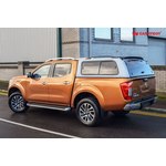 Carryboy hardtop bijeli za pickup Nissan Navara NP300 dupla kabina 2015+ s bočnim prozorima