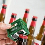 Otvarač za boce s magnetom u obliku gajbe