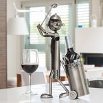Metalni stalak za vino - igrač golfa